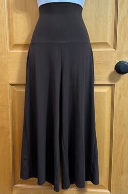K476 Joy Weekenders Collection Women’s S/P Wide Leg Brown Short Pant EUC